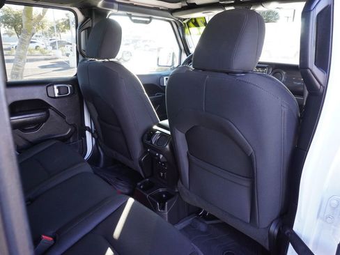 Used 2022 Jeep Gladiator Sport image 11