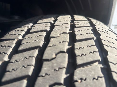 Certified 2024 Nissan Titan SV w/ SV Convenience Package image 40