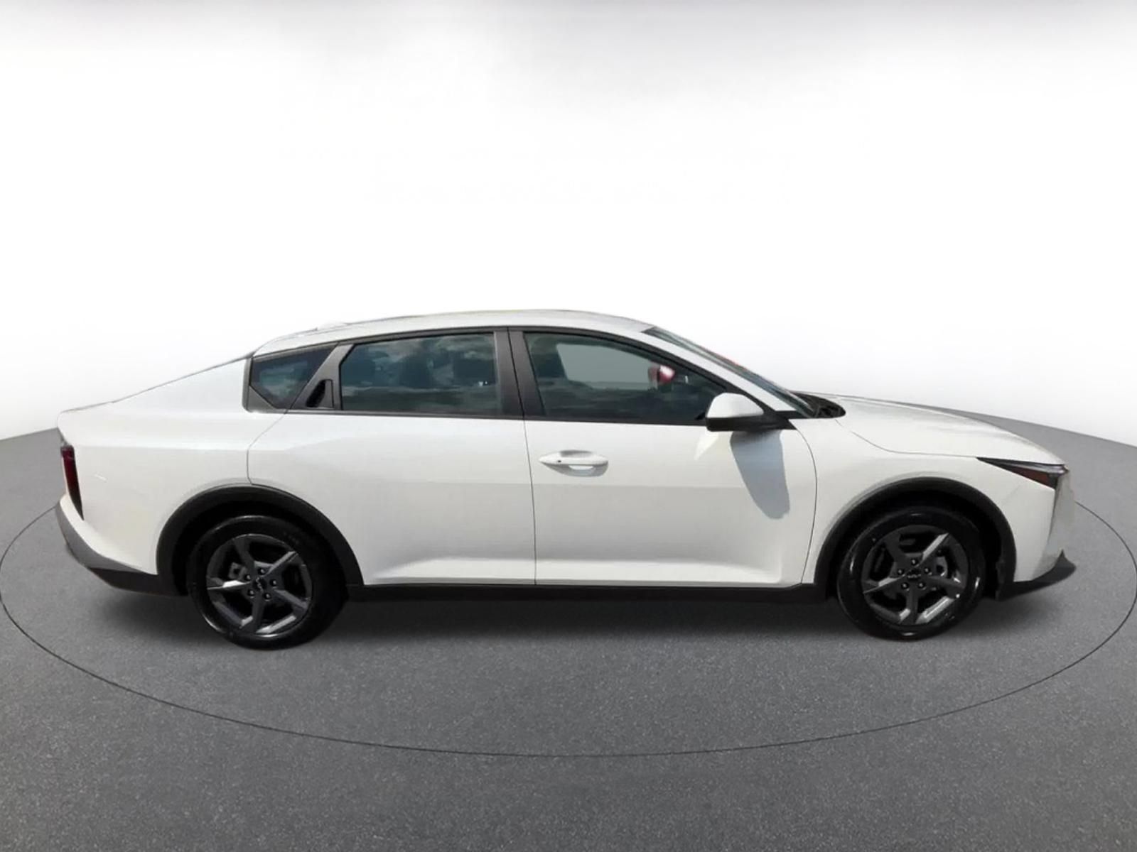 Used 2026 Kia K4 FWD image 15