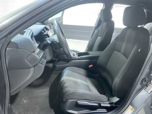Used 2018 Honda Civic Sport image 11