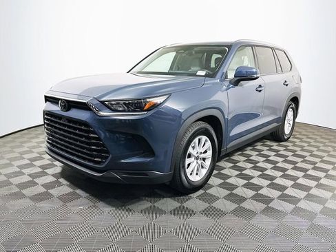 Certified 2025 Toyota Grand Highlander FWD image 4