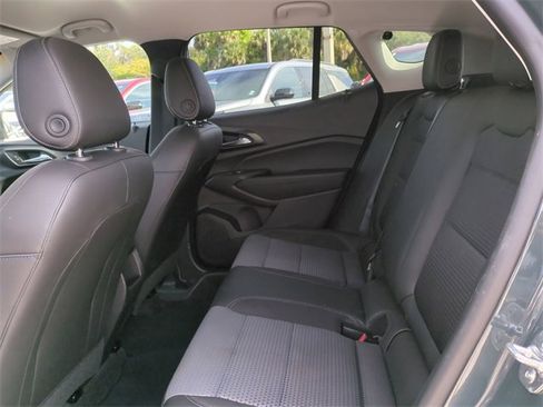 Certified 2025 Chevrolet Trax LT image 15