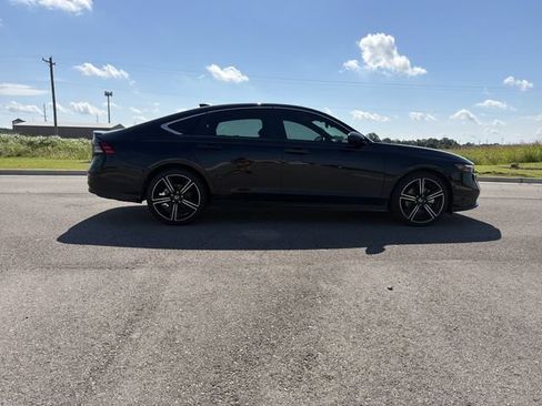 Used 2025 Honda Accord Sport image 6