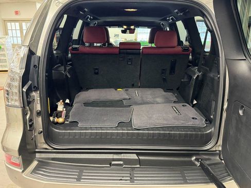 Used 2022 Lexus GX 460 Premium w/ Premium Package image 22