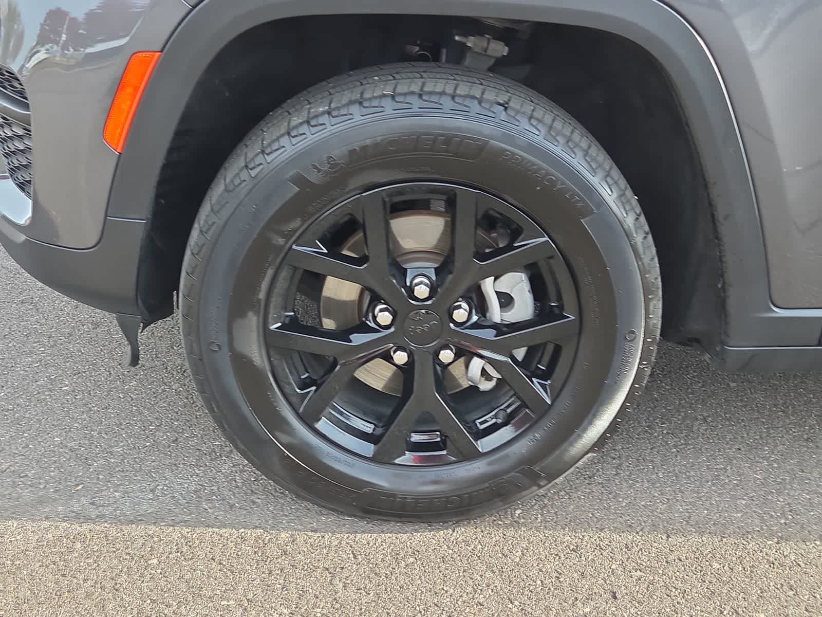 Used 2024 Jeep Grand Cherokee Altitude AWD/4WD image 16