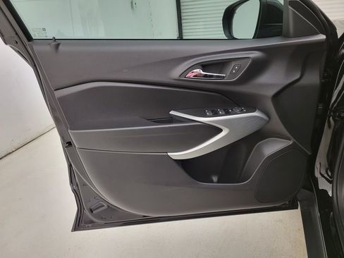 New 2026 Chevrolet Trax RS w/ Sunroof Package FWD image 24