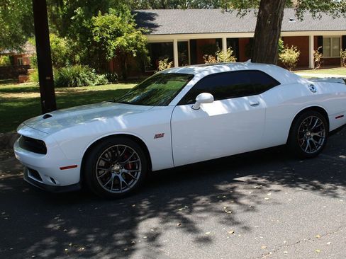 Used 2015 Dodge Challenger SRT w/ Technology Group image 50