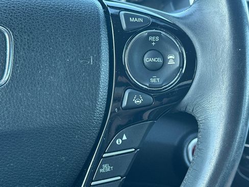 Used 2017 Honda Accord Touring image 35