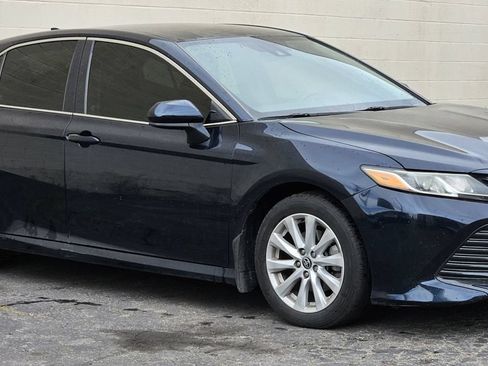 Used 2020 Toyota Camry LE FWD image 7