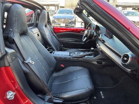 Used 2025 MAZDA MX-5 Miata RF Grand Touring RWD image 31