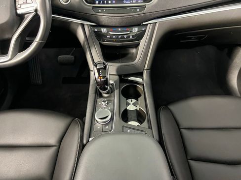 Used 2024 Cadillac XT6 Luxury w/ LPO, Floor Liner Package image 17