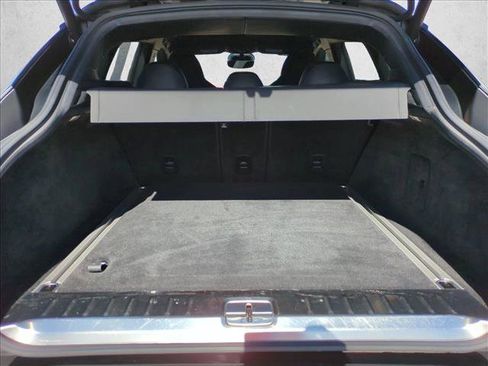 Used 2022 Aston Martin DBX image 6