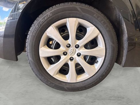 Used 2021 Toyota Corolla LE FWD image 22