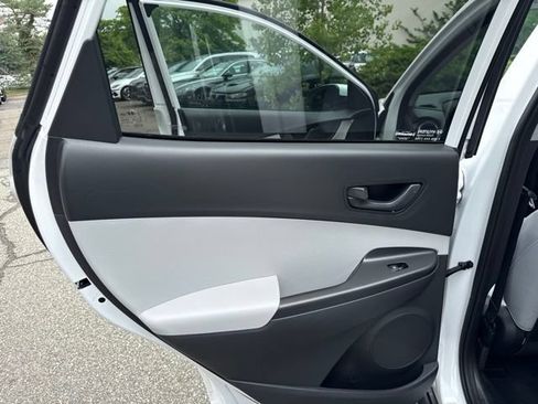 Used 2023 Hyundai Kona SEL w/ Cargo Package AWD/4WD image 32