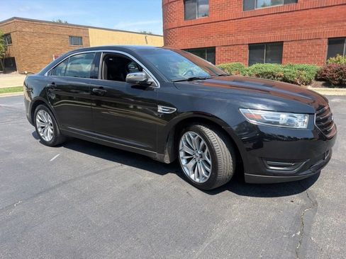 Used 2015 Ford Taurus Limited FWD image 3
