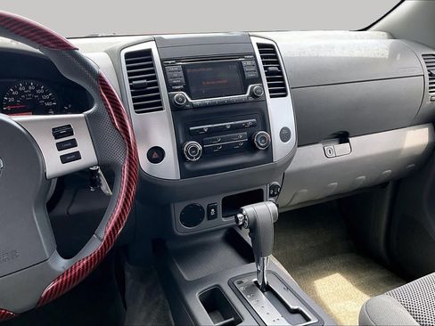 Used 2018 Nissan Frontier SV RWD image 7