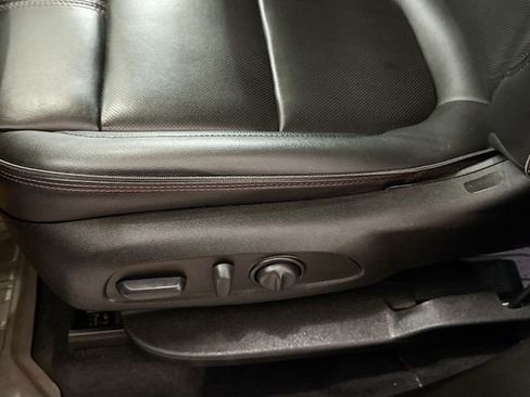 Used 2023 Chevrolet Traverse RS image 21