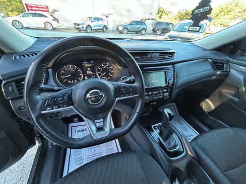 Used 2020 Nissan Rogue SV image 7