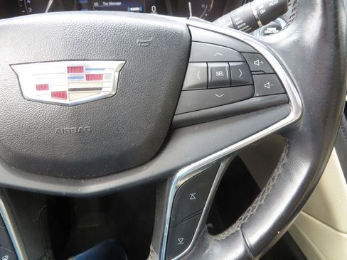 Used 2018 Cadillac XT5 Luxury w/ Driver Awareness Package image 15