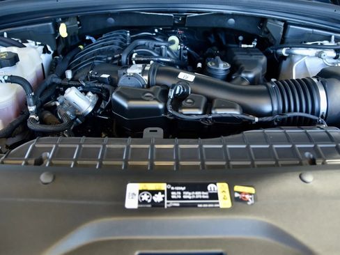 Used 2023 Jeep Grand Cherokee Altitude AWD/4WD image 27