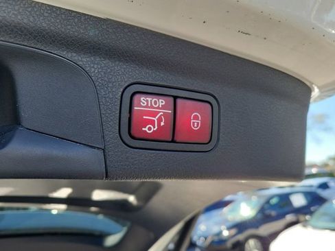 Used 2024 Mercedes-Benz GLE 450 4MATIC image 9