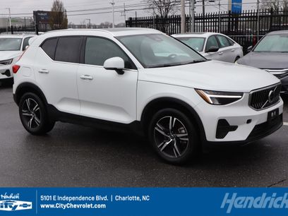 Used 2025 Volvo XC40 B5 Core
