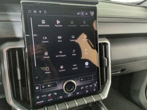 Certified 2025 GMC Acadia Elevation AWD/4WD image 16