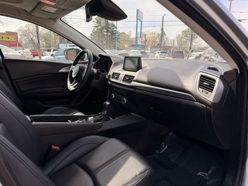 Used 2018 MAZDA MAZDA3 Touring image 20