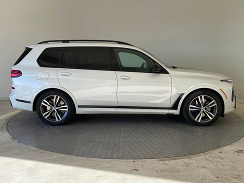 New 2026 BMW X7 M60i image 8