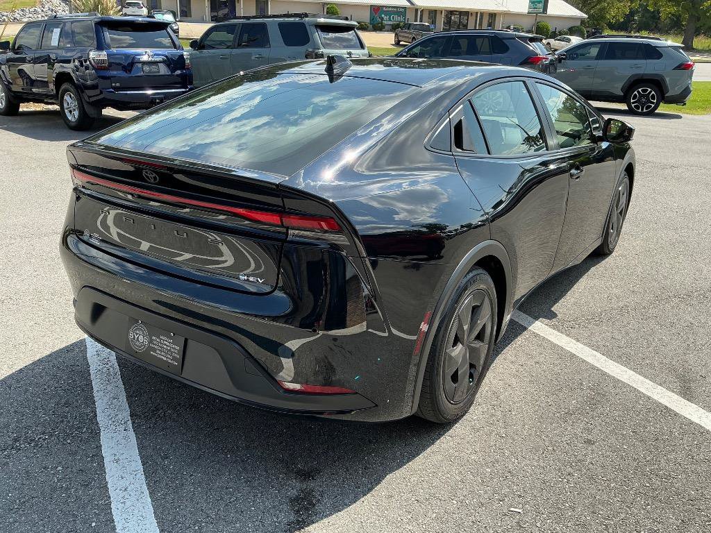 Used 2023 Toyota Prius LE FWD image 6