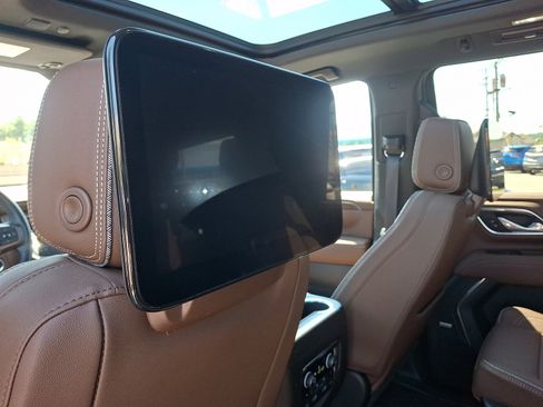 Certified 2023 Chevrolet Tahoe High Country w/ Advanced Technology Package AWD/4WD image 12