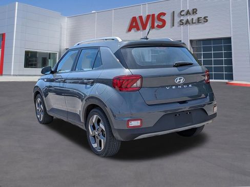 Used 2025 Hyundai Venue SEL FWD image 9