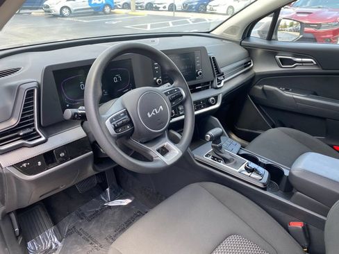 Used 2025 Kia Sportage LX FWD image 14