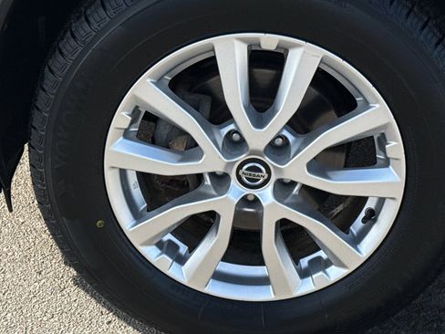 Used 2020 Nissan Rogue S w/ Special Edition Package image 9