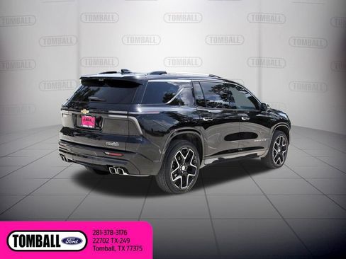 Used 2025 Chevrolet Traverse High Country w/ LPO, Floor Liner Package FWD image 8