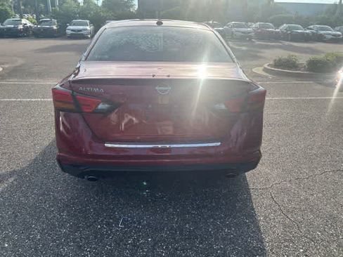 Used 2023 Nissan Altima 2.5 SR w/ SR Premium Package FWD image 12