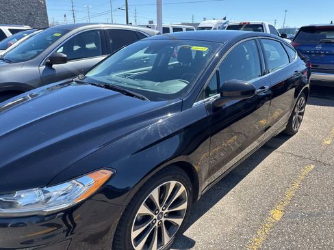 Used 2020 Ford Fusion SE image 28