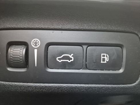 Used 2017 Volvo XC90 T8 Inscription w/ Vision Package image 28