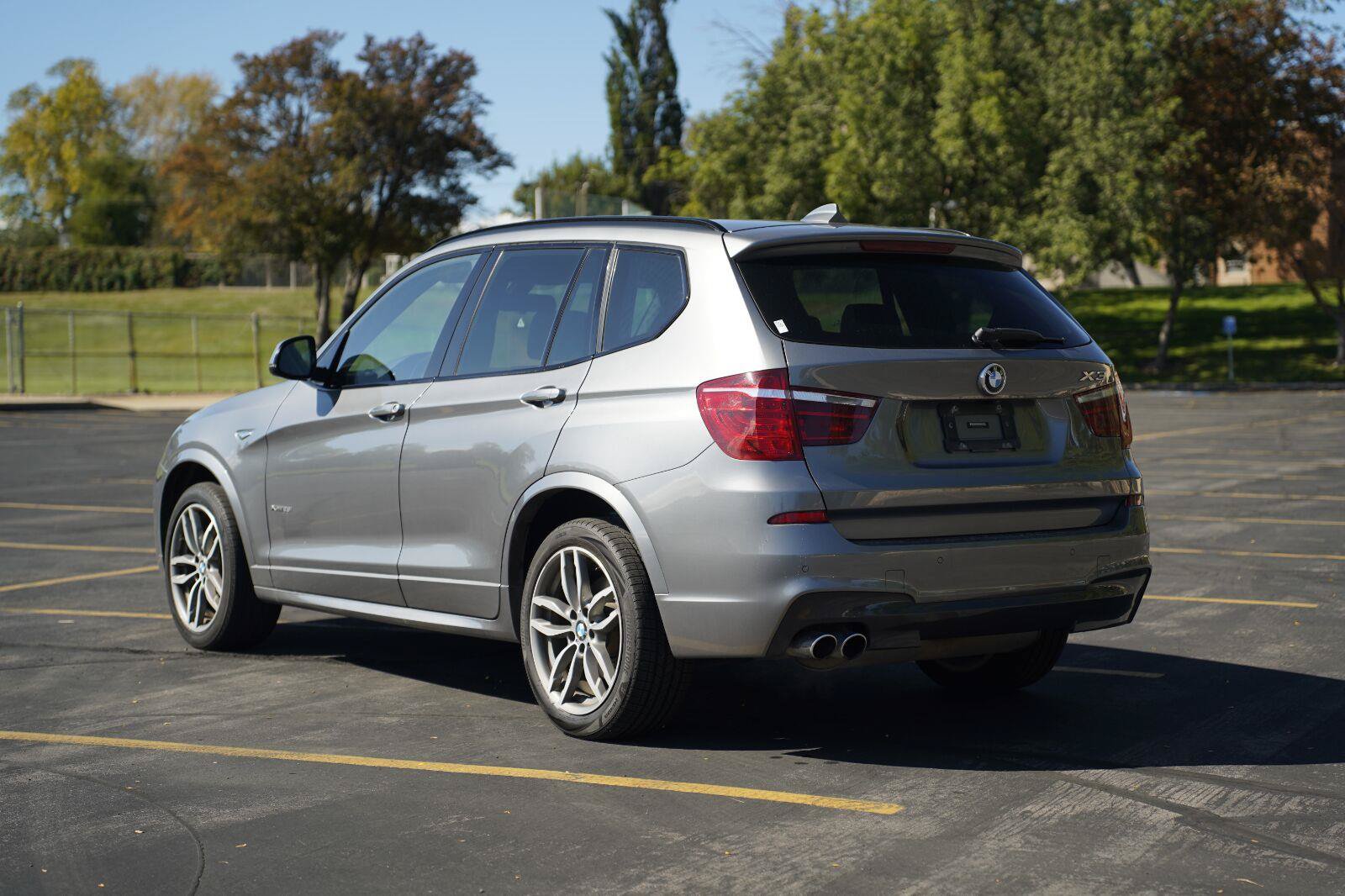 Used 2017 BMW X3 xDrive28i AWD/4WD image 3