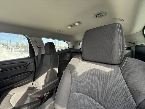 Used 2013 Chevrolet Traverse LT image 23