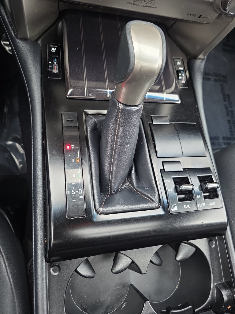 Used 2021 Lexus GX 460 Premium w/ Accessory Package AWD/4WD image 29