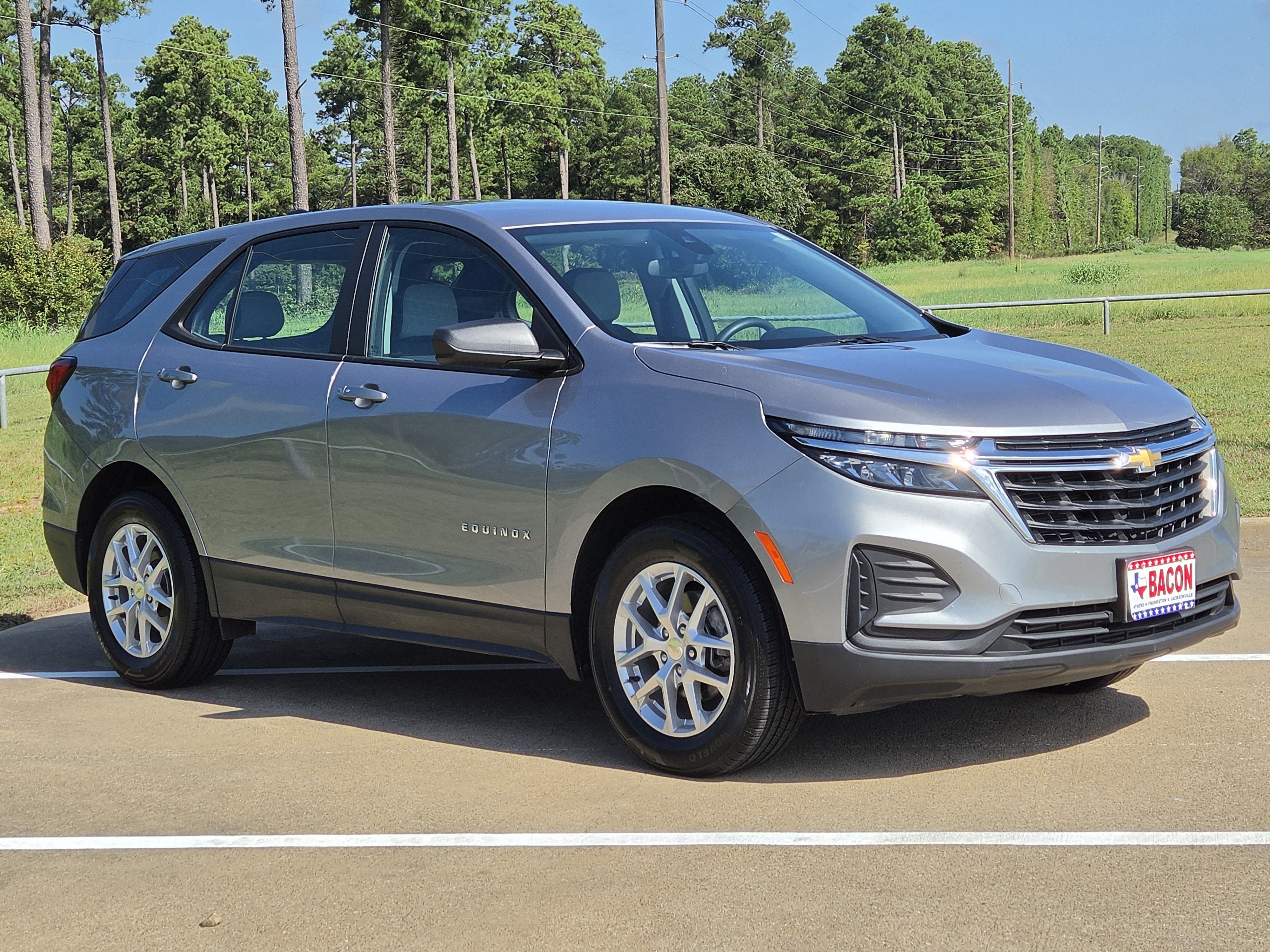 Used 2024 Chevrolet Equinox LS w/ Driver Confidence II Package FWD image 3