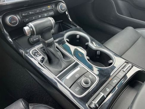 Used 2018 Kia Stinger Premium image 28