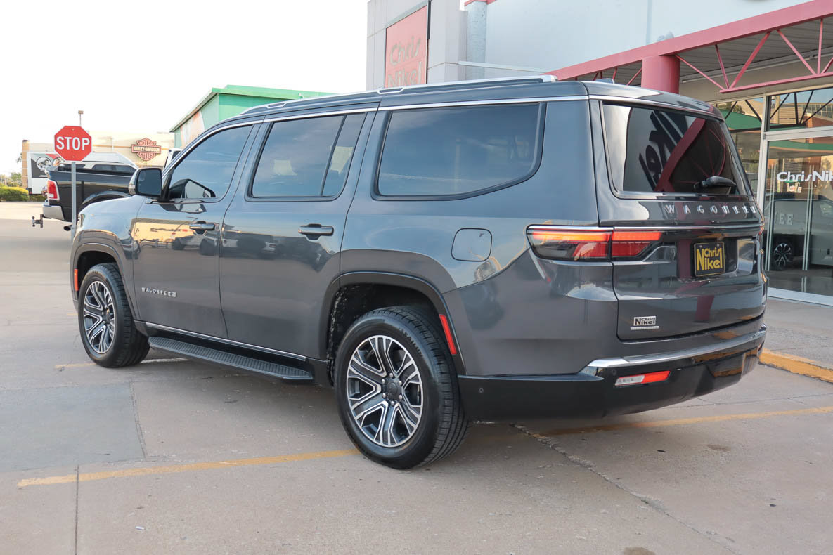 Used 2022 Jeep Wagoneer Series II w/ Convenience Group I AWD/4WD image 6