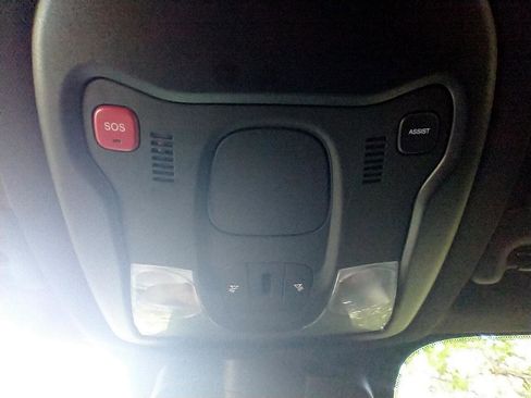 Used 2021 Jeep Renegade Latitude image 31