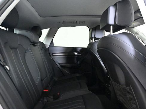 Used 2023 Audi Q5 Prestige w/ Prestige Package image 17