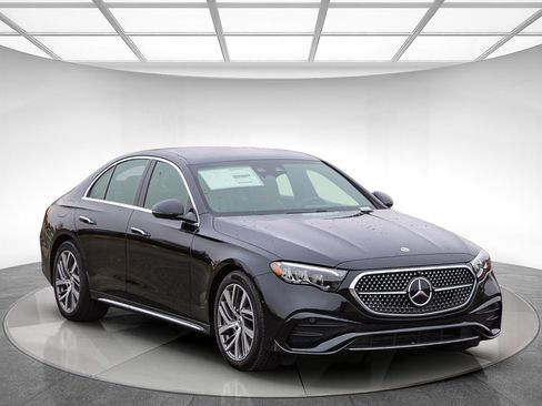 New 2026 Mercedes-Benz E 350 4MATIC Sedan image 5
