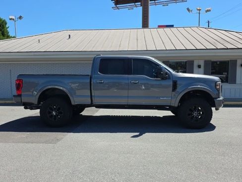 Used 2022 Ford F350 Lariat w/ Tremor Off-Road Package AWD/4WD image 4