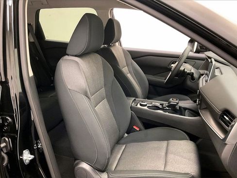 Certified 2026 Nissan Rogue SV image 6