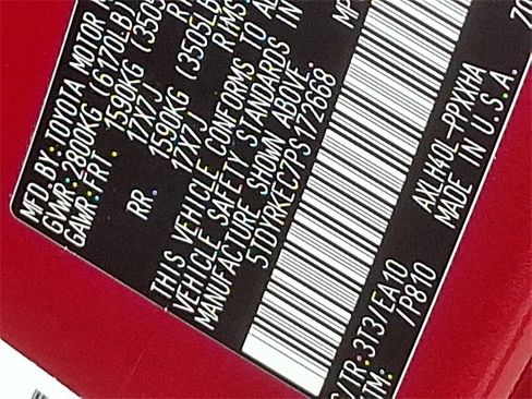 Used 2023 Toyota Sienna XLE image 28